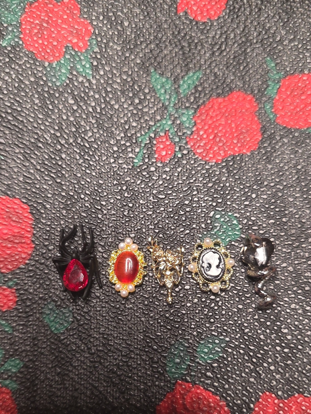 Vintage-Inspired 5pc Red and Black  Snake Spider Nail Jewelry